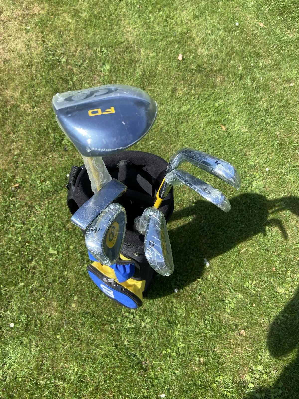 GO FUTURE CLASSIC JUNIOR GOLF SET KIDS BRAND NEW